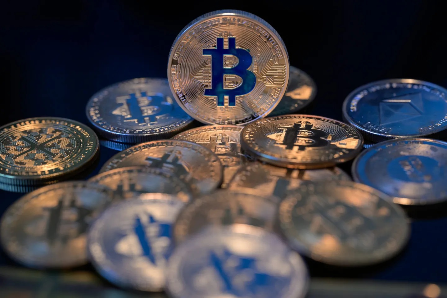 Giá Bitcoin hôm nay 15/1: Cá voi liên tục mua vào Bitcoin